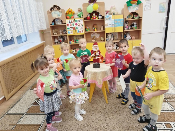 День рождения Деда Мороза в младшей группе. День рождения Деда Мороза в младшей группе.