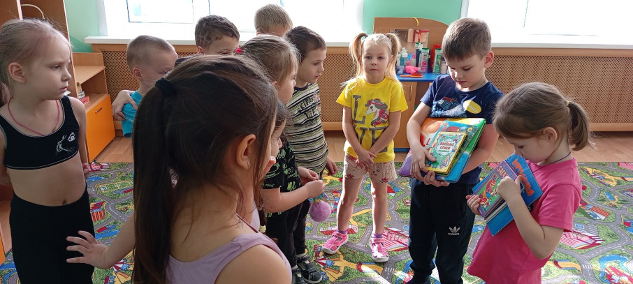 📚 День книгодарения в нашем детском саду! 📚 День книгодарения в нашем детском саду!.